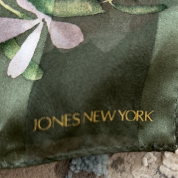 Jones New York floral striped green scarf - Picture 4 of 4
